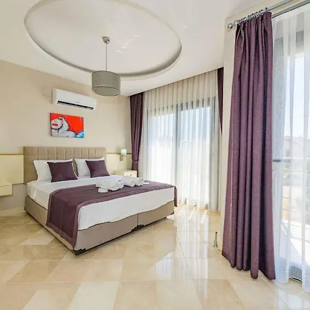 Exclusive With Private Pool, 1005 *