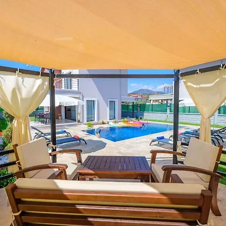 Exclusive With Private Pool, 1005 * 페티예