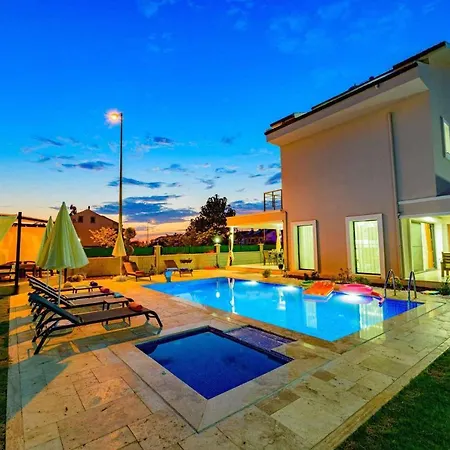 Exclusive With Private Pool, 1005