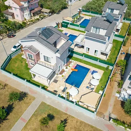 Exclusive With Private Pool, 1005